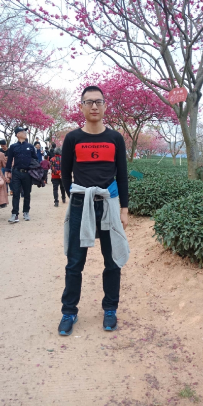 小梁的第二张照片--泉州婚介网