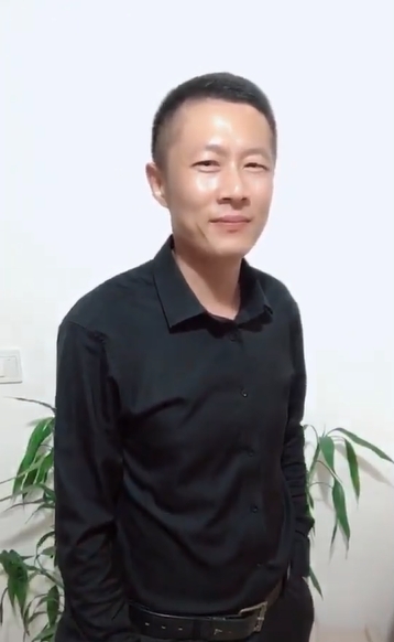 地huhi的第一张照片--泉州婚介网