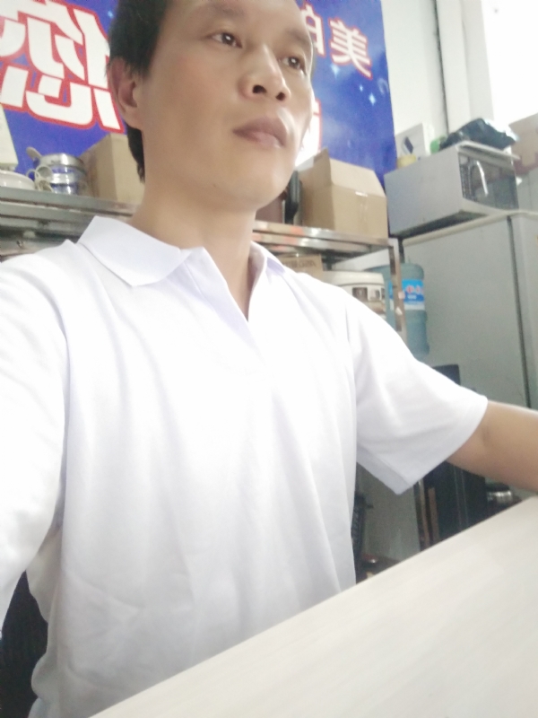 深蓝色的海的第一张照片--泉州婚介网