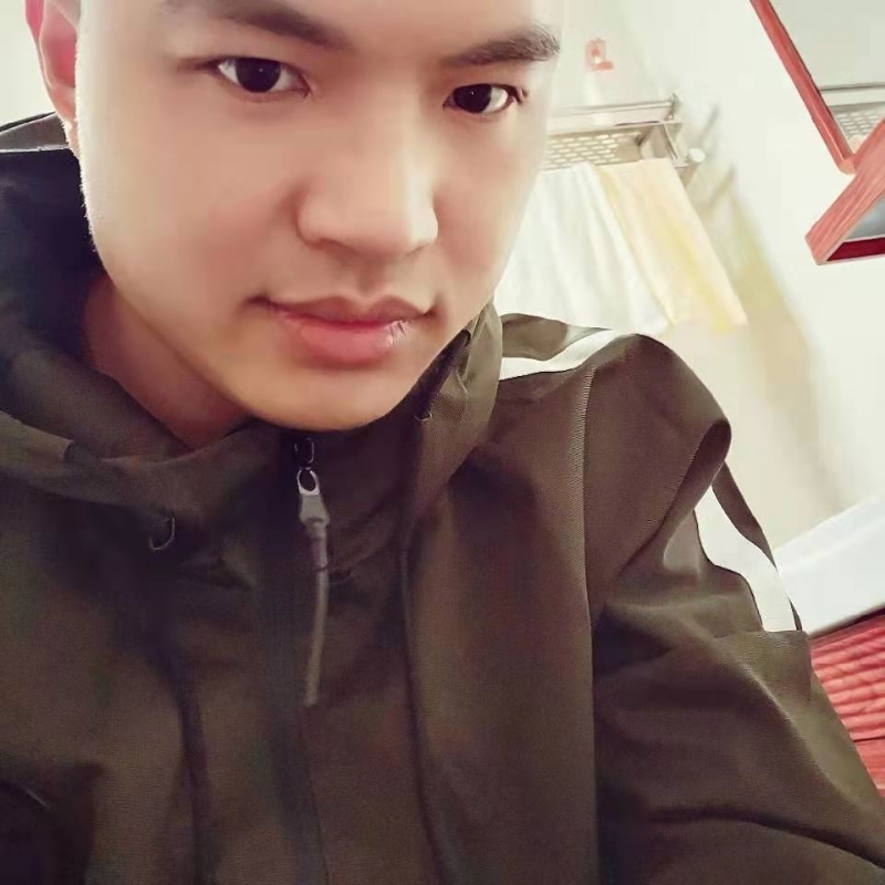 高大上的宅男的第二张照片--泉州婚介网