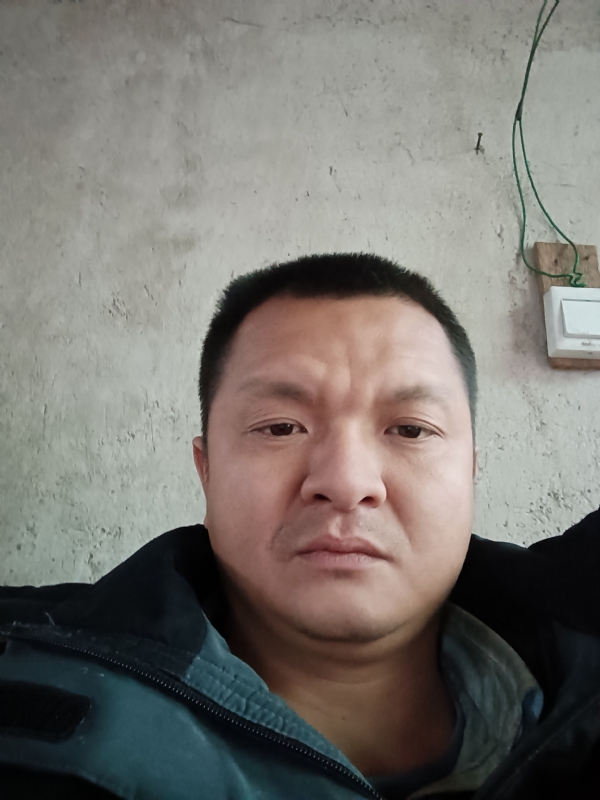 兰成龙的第二张照片--泉州婚介网