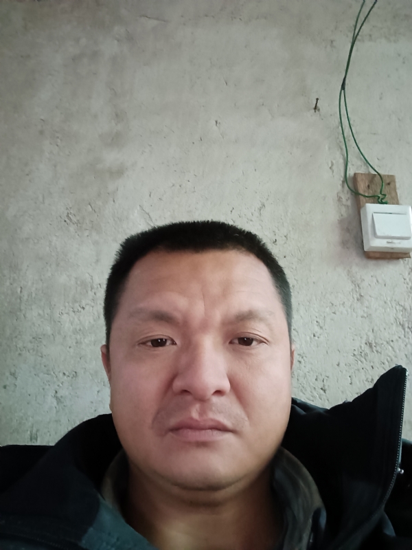 兰成龙的第三张照片--泉州婚介网
